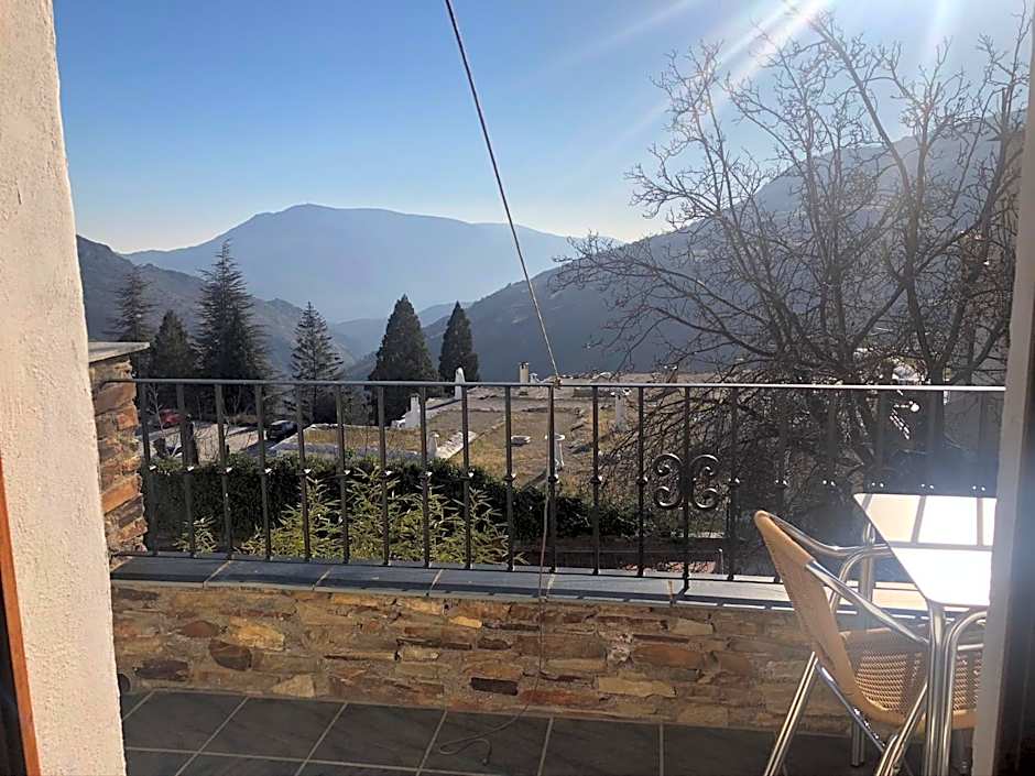 Hostal Rural Poqueira