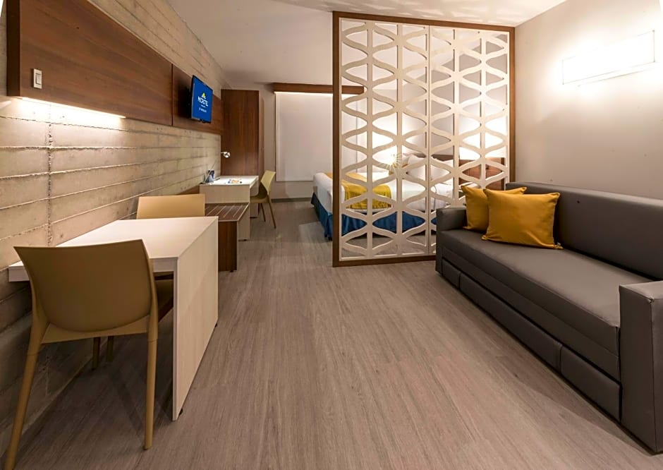 Microtel Inn & Suites by Wyndham Guadalajara Sur