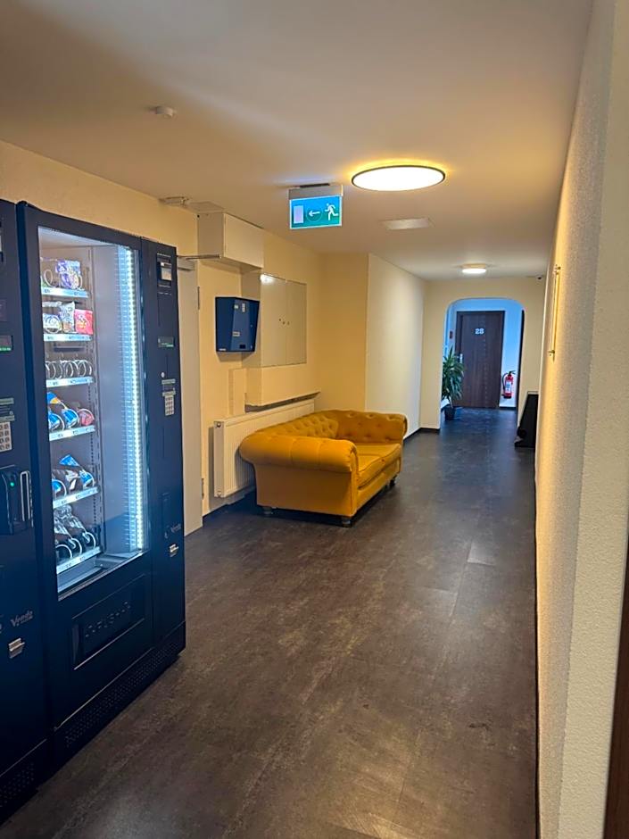 Hotel Capitol Zentrum - 24h -