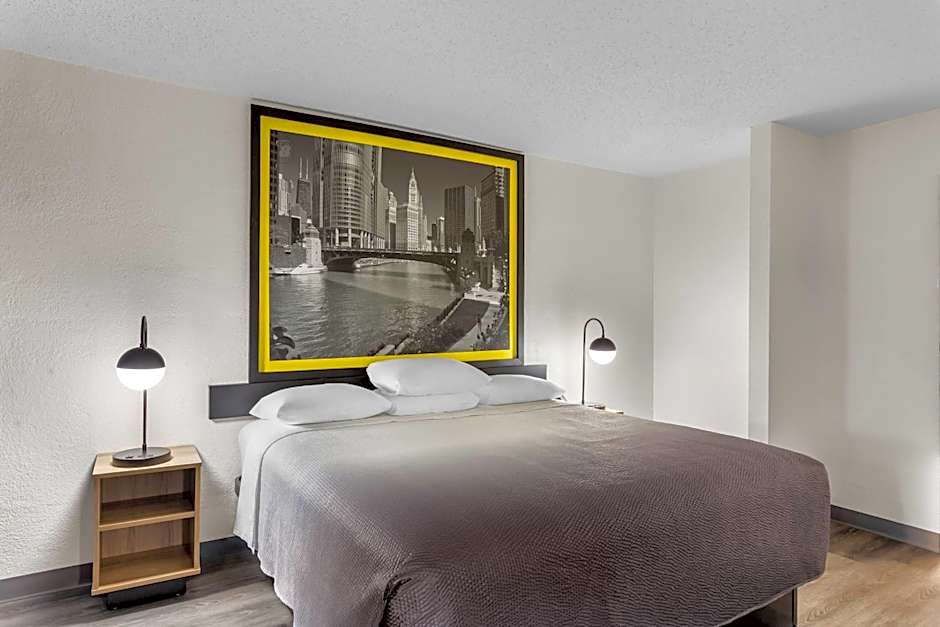 Super 8 by Wyndham Chicago IL
