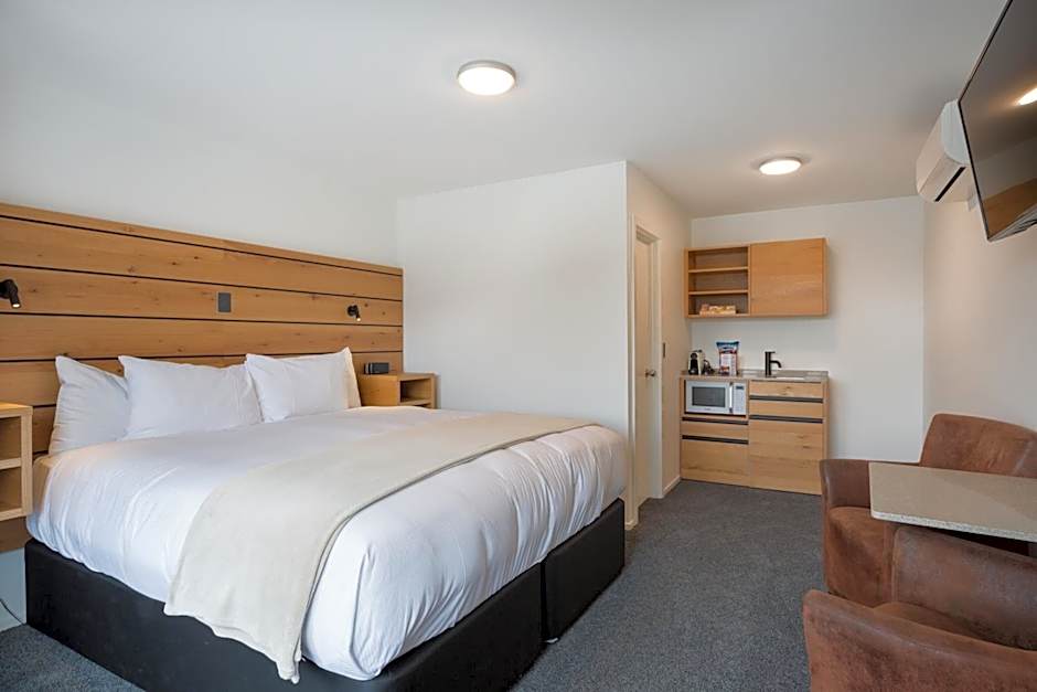 Lomond Lodge Motel & Apartments