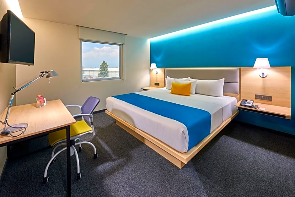 City Express Suites by Marriott Toluca