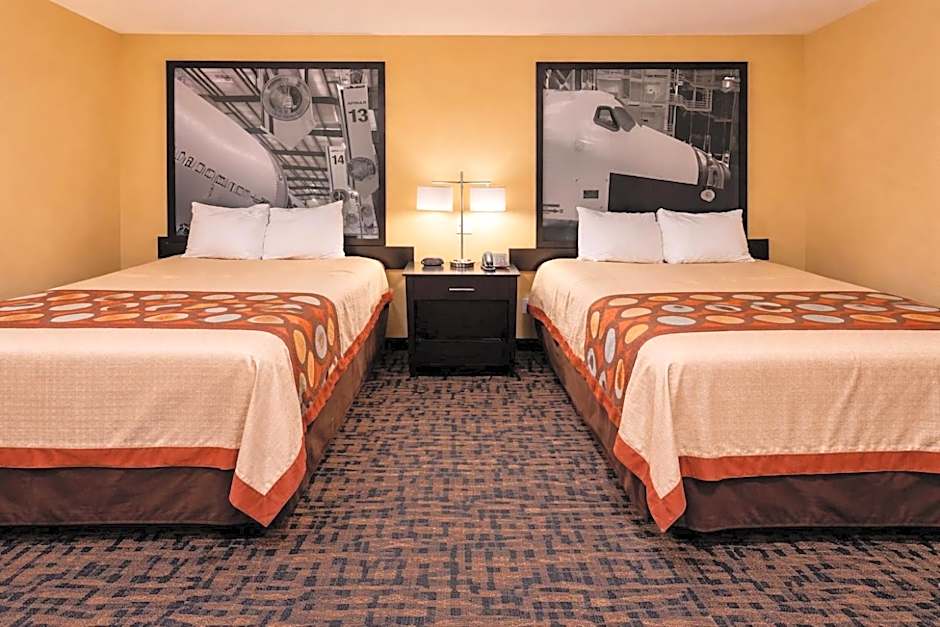 Super 8 by Wyndham Pasadena