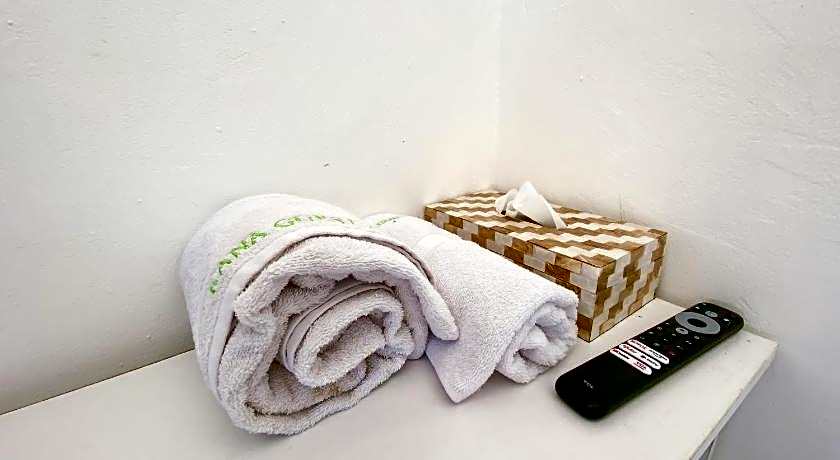 Kana Guest House Mitra RedDoorz
