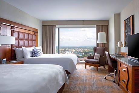Queen Guest Room with Two Queen Beds and Skyline View 