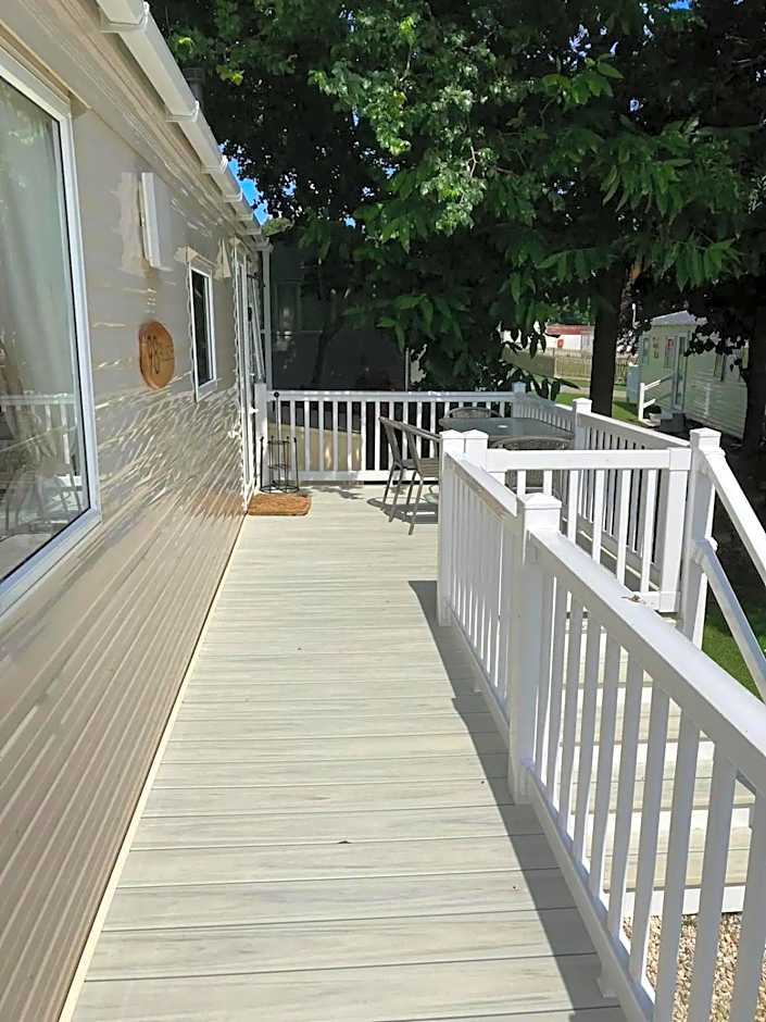 Cosy 2 bed pet friendly holiday home Crantock Nr Newquay