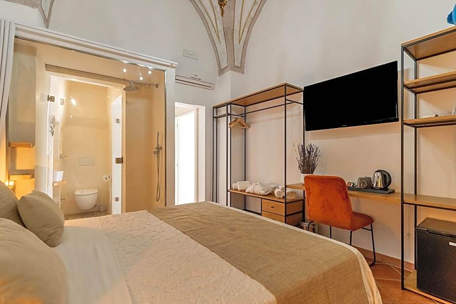Photo 1 of 6 of Junior Suite