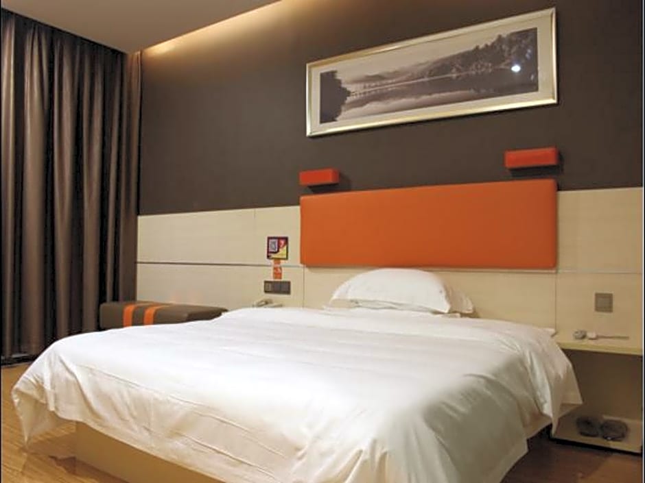 7 Days Premium Yunfu Xinxing Coach Terminal Branch