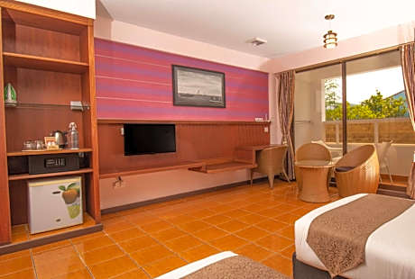 Deluxe Twin Room with Balcony