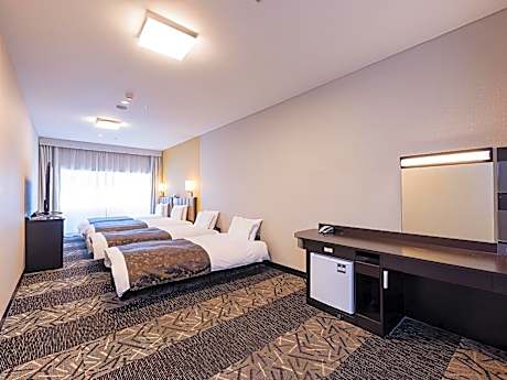 Twin Room with 1 Sofa Bed - Non-Smoking