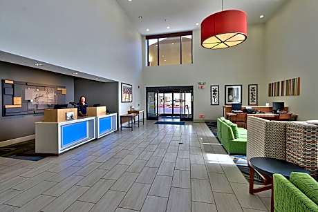 Holiday Inn Express & Suites Albuquerque-N. Balloon Fsta Park By IHG