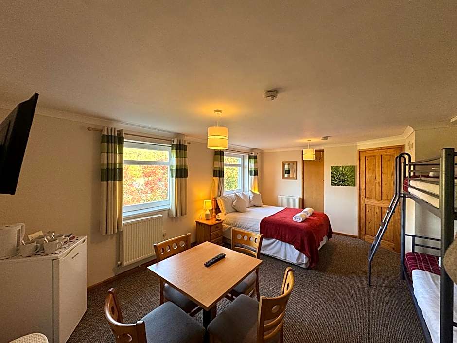 The Carpenters Arms Rooms in Broadway, Laugharne