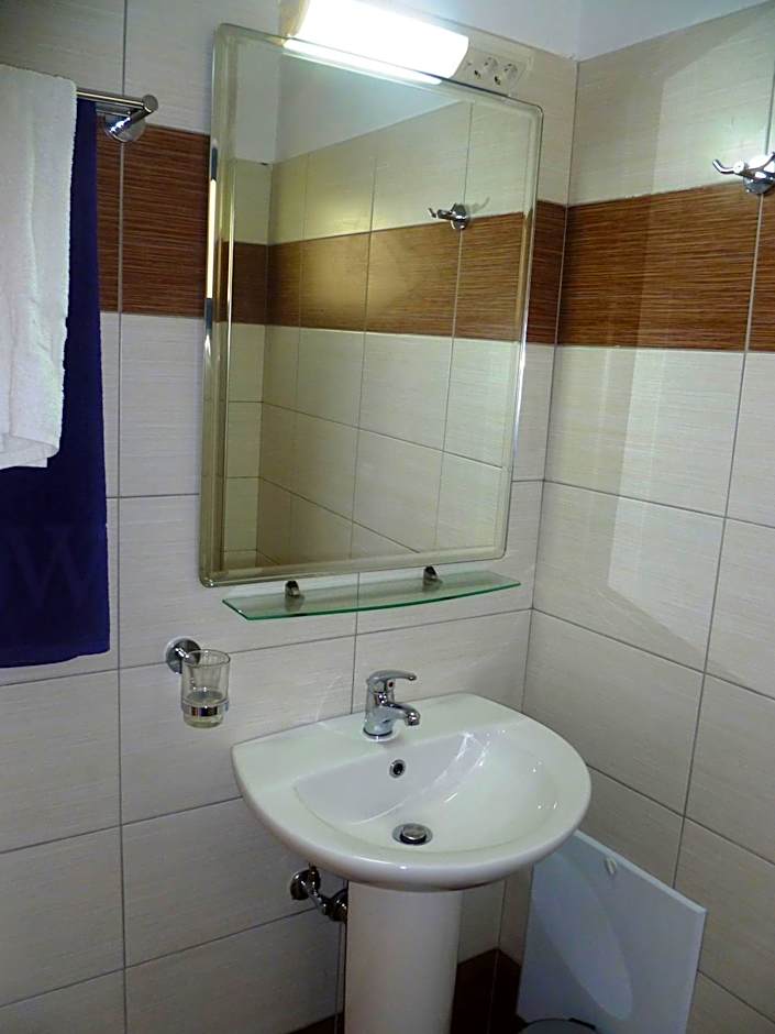 Paraschos Studios Kos