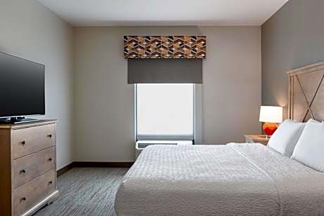 One-Bedroom King Suite - Non-Smoking