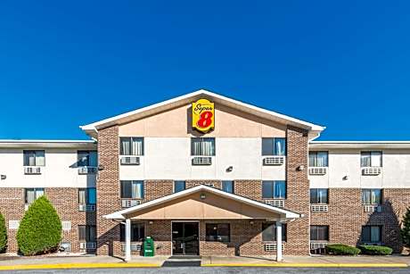 Super 8 by Wyndham Front Royal Near Shenandoah National Park