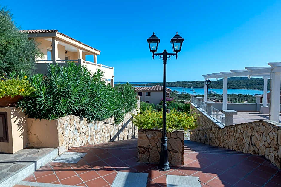 Baia de Bahas Residence