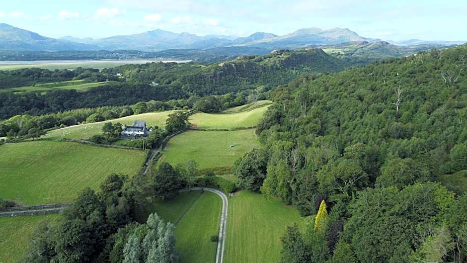 Maes Y Neuadd Country House