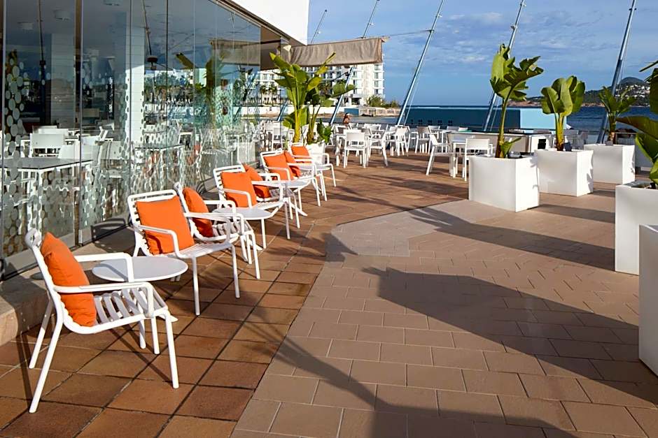 Playa Bella Apartments