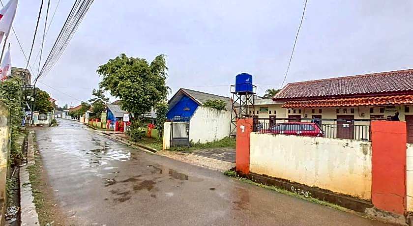 OYO Life 93590 Penginapan Palapa 10 Syariah
