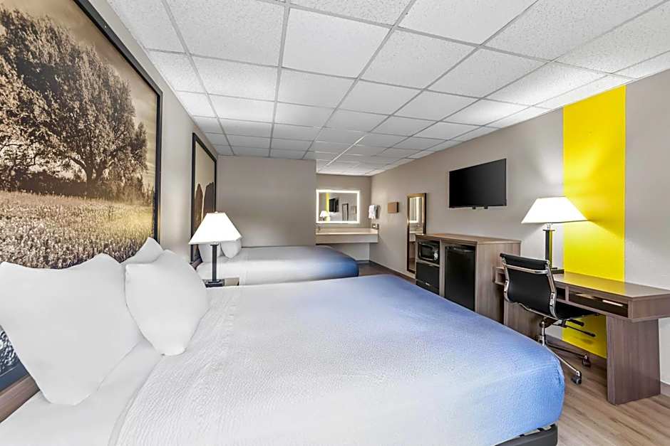 Super 8 by Wyndham Fredericksburg