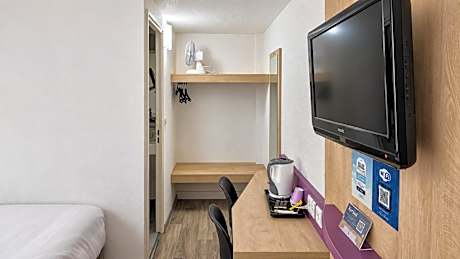 Triple Room - 1 Double Bed 1 Single Bed