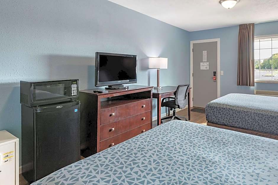 Econo Lodge Inn & Suites Sandusky South