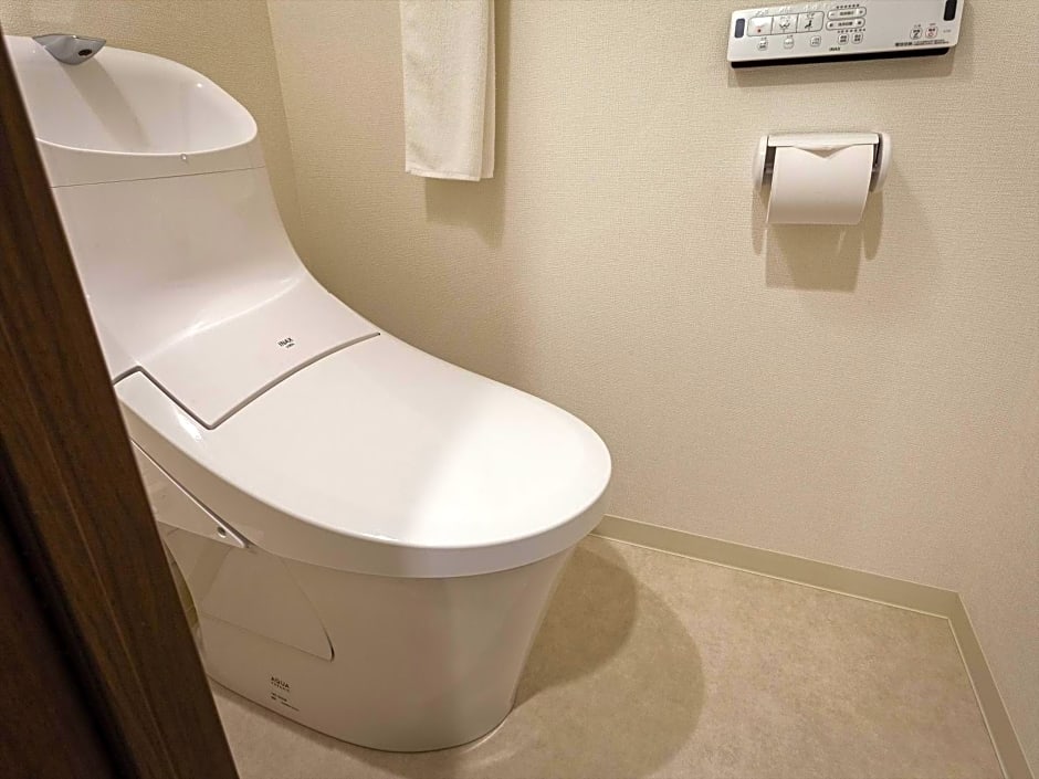Kariyushi COndominium Resort Naha Living Inn Asahibashiekimae Annex and Premier