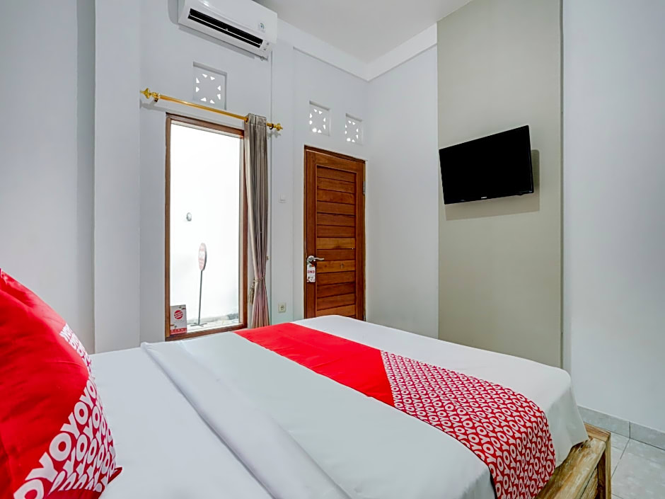 OYO Flagship 90756 Melasti Hills Room & Cafe