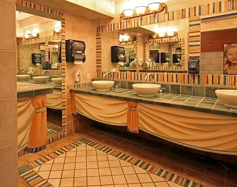 Senator Inn & Spa