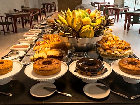 EL Aram Beach e Convention