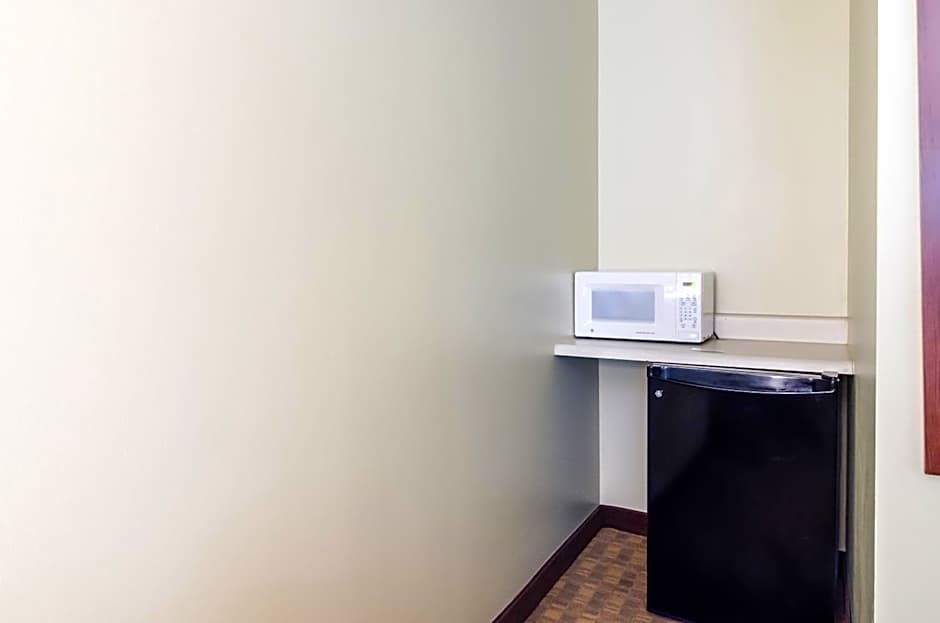 GuestHouse Inn & Suites Montesano