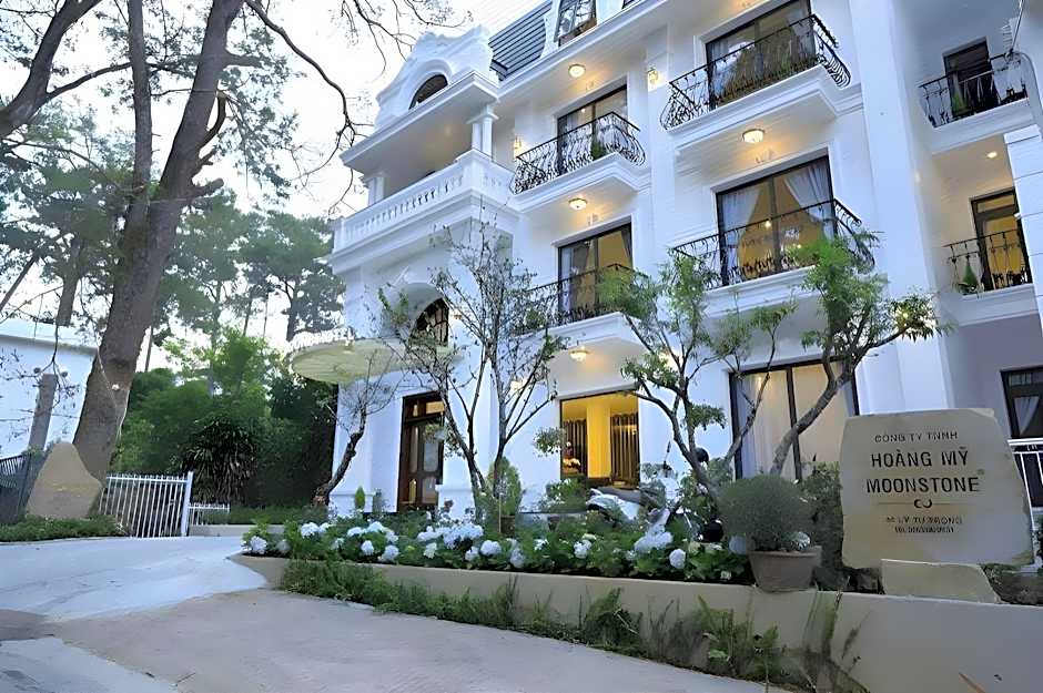 TTR Moonstone Apart Hotel