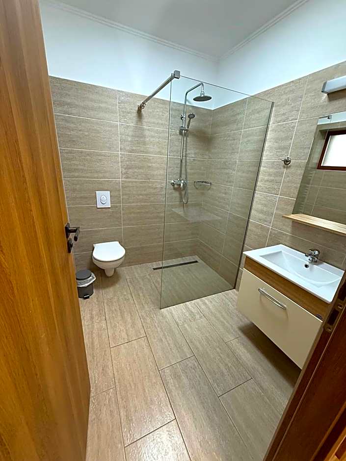 Hídfő Apartman