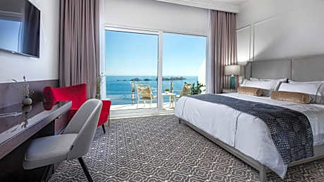 Luxury King Room with Sea View and Balcony