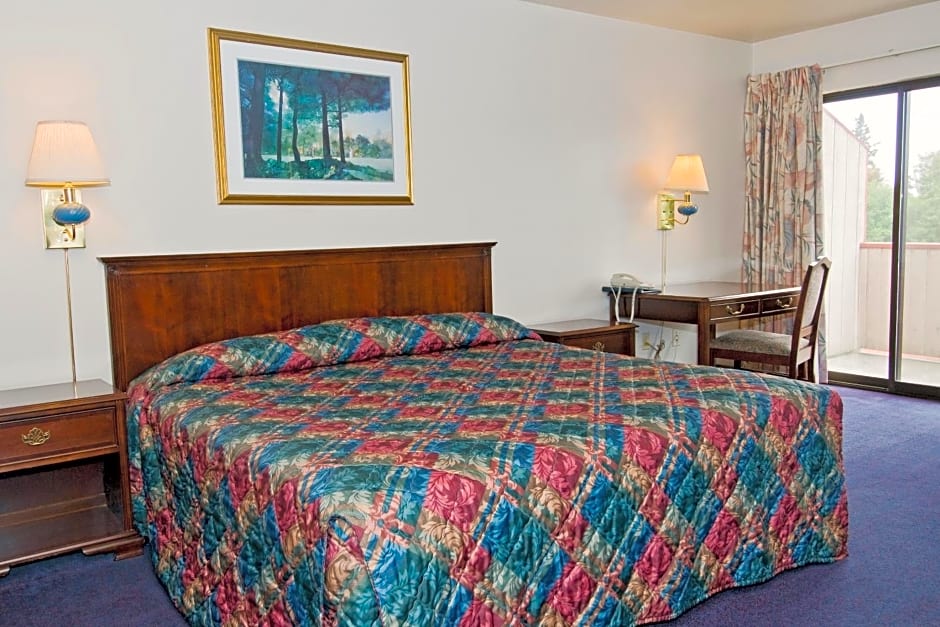 Sequim Bay Lodge