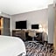 Embassy Suites By Hilton Crystal City - National Airport