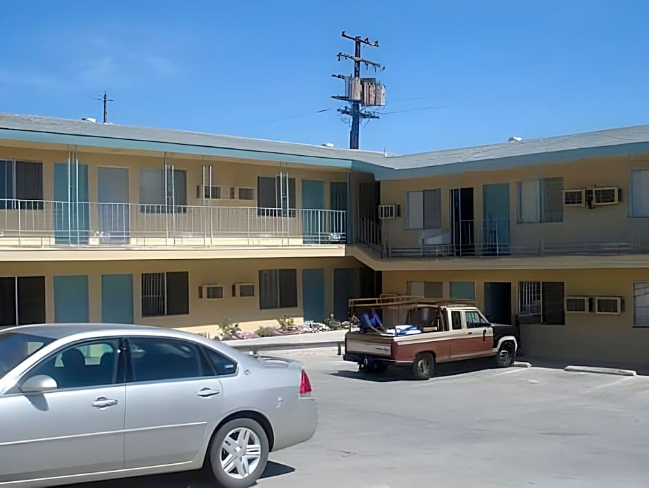 Western Inn & Suites