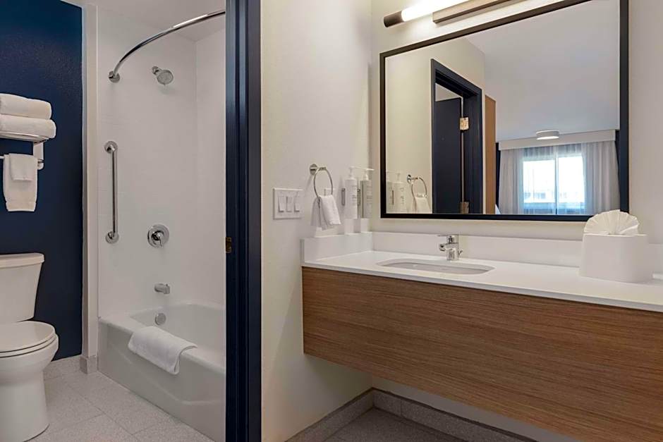 Spark by Hilton Santa Nella