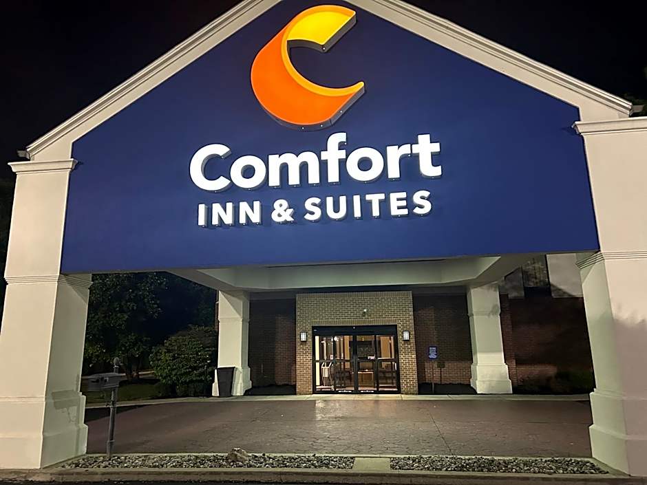 Photo 1 of 12 of Comfort Inn & Suites Toledo North