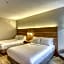 Holiday Inn Express Hotel & Suites Oshkosh - State Route 41 By IHG