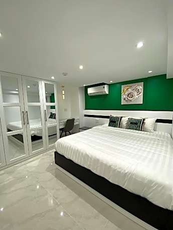 Superior Penthouse