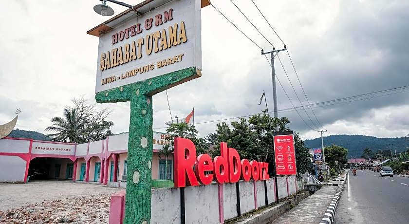 RedDoorz Syariah near Kebun Raya Liwa