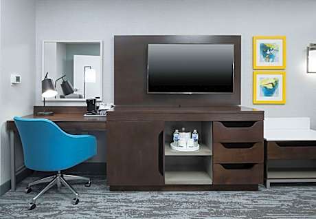 King Room Mobility/Hearing Accessible with Bathtub