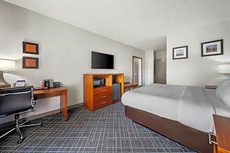 1 King Bed, Nonsmoking