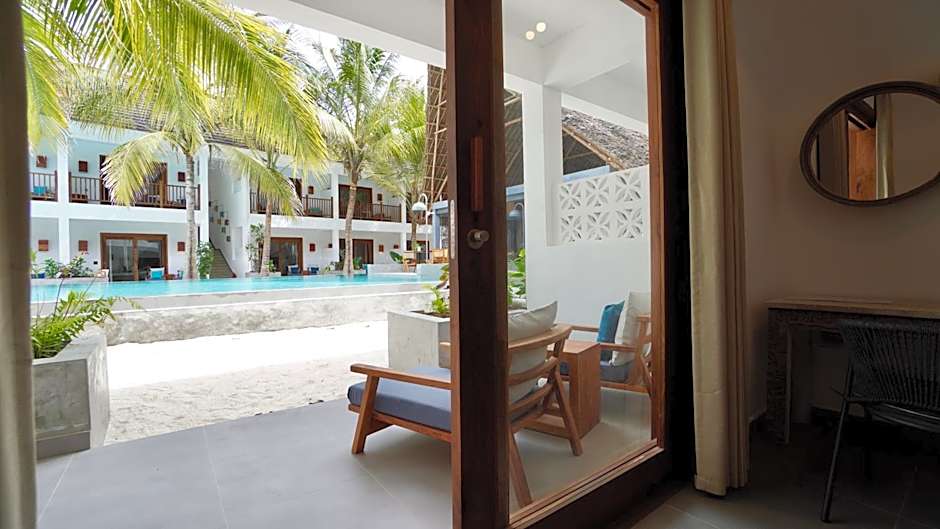 Casa Beach Hotel "Casa Del Mar"