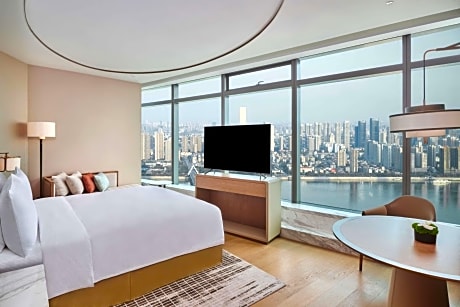 King Premium Room River View