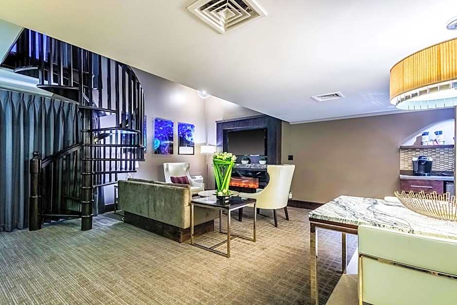 Oasis Hotel & Conv. Center, Ascend Hotel Collection