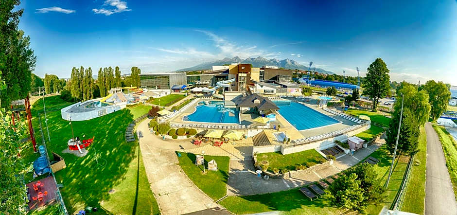 PRIVILEGED LESNÁ - with Garden Terrace