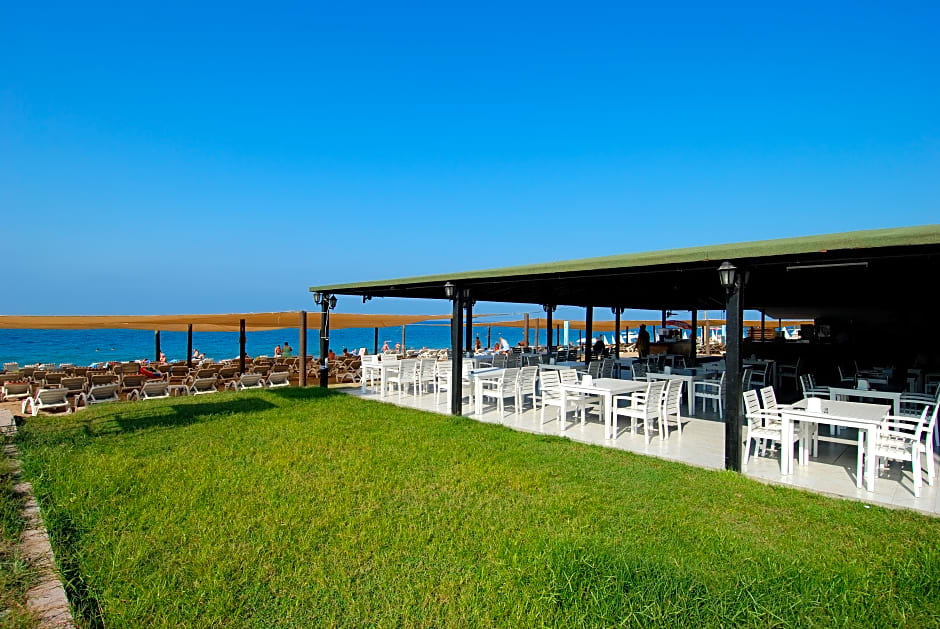 Maya World Hotel Side