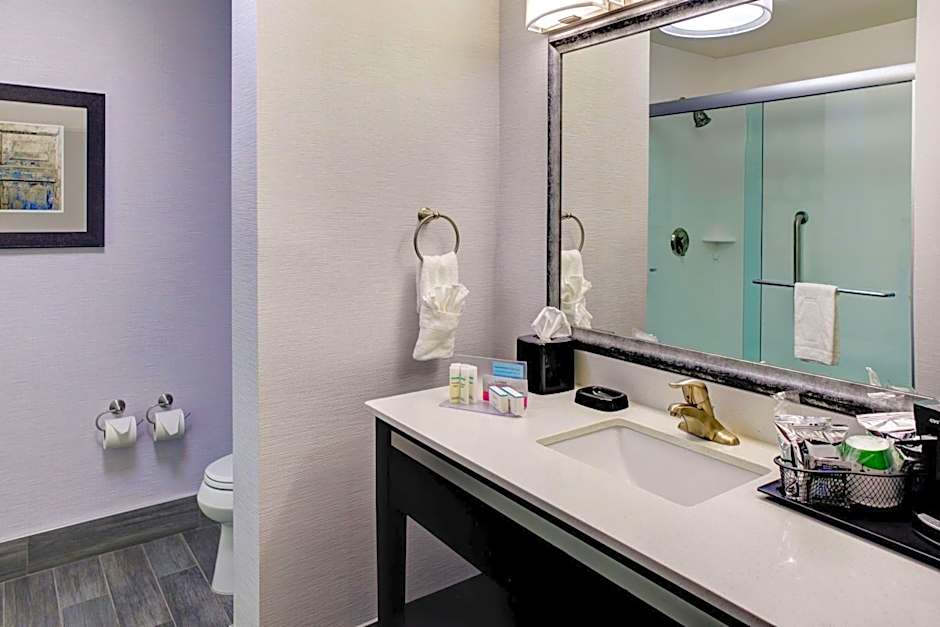 Hampton Inn By Hilton And Suites Columbus